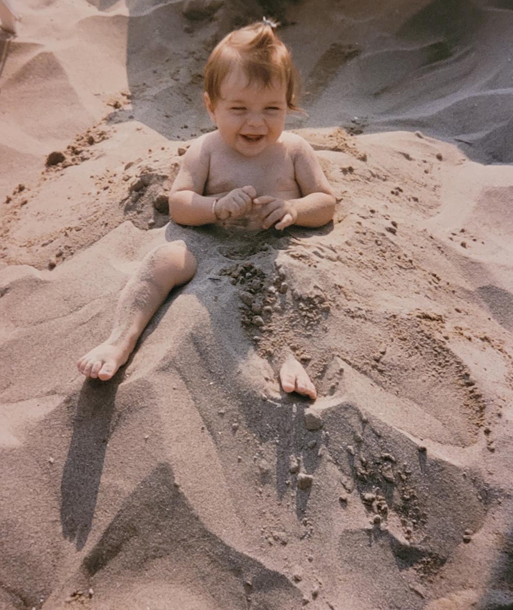 da bambina in spiaggia